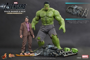 Hot%20Toys%20-%20The%20Avengers%20-%20Bruce%20Banner%20and%20Hulk%20Collectible%20Figures%20Set%20(Regional%20Premium%20Editio